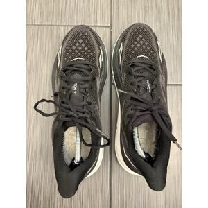 HOKA One One Men’s Black/White Clifton 9 Sneakers Size 12D No Insoles